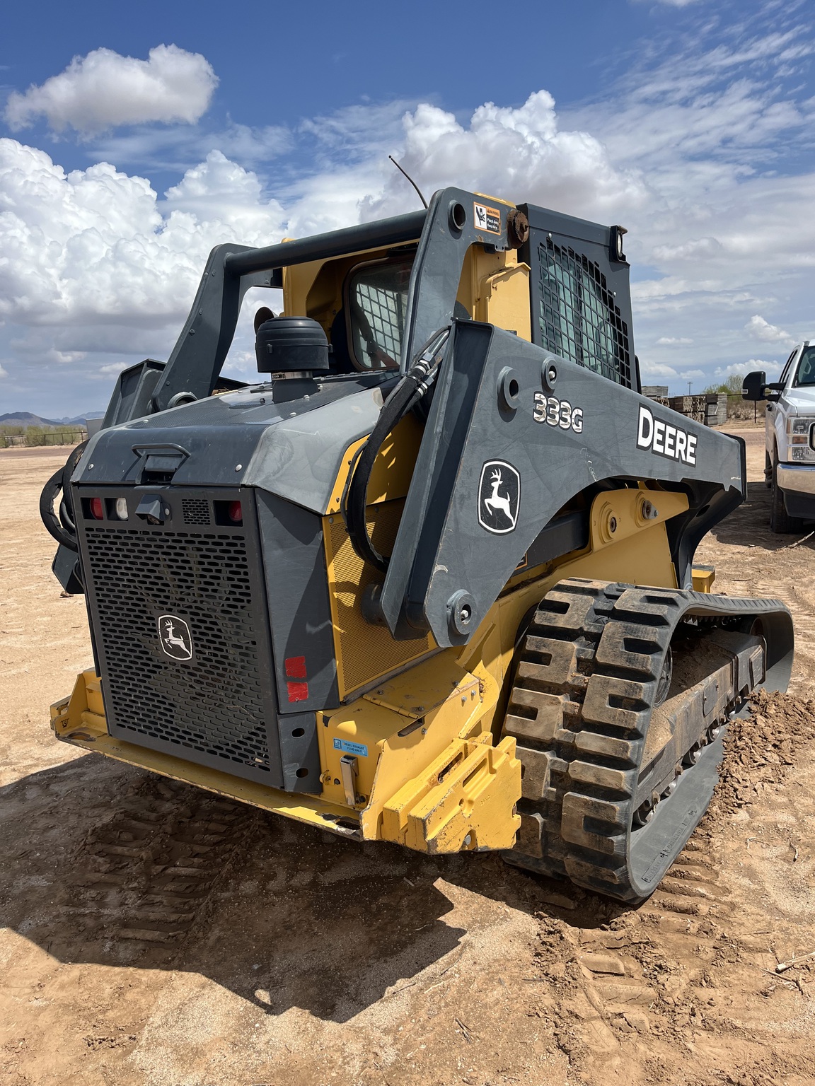 2019 John Deere 333G Image 6