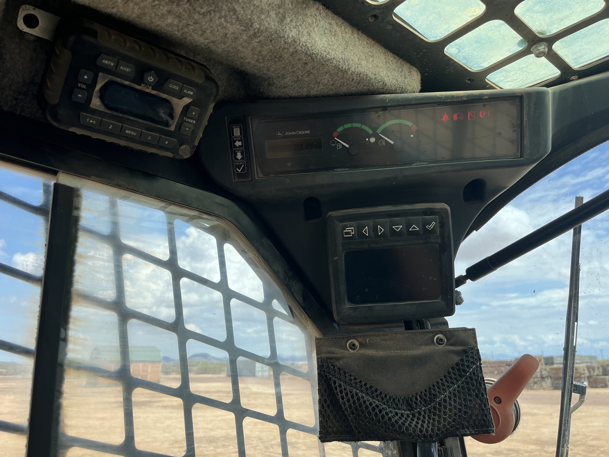 2019 John Deere 333G Image 11