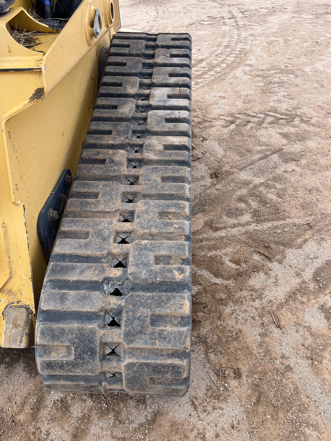 2019 John Deere 333G Image 19