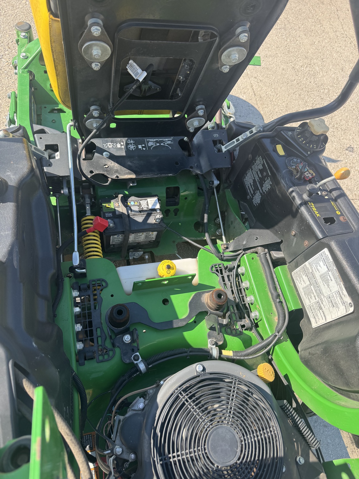 2021 John Deere Z930M Image 8