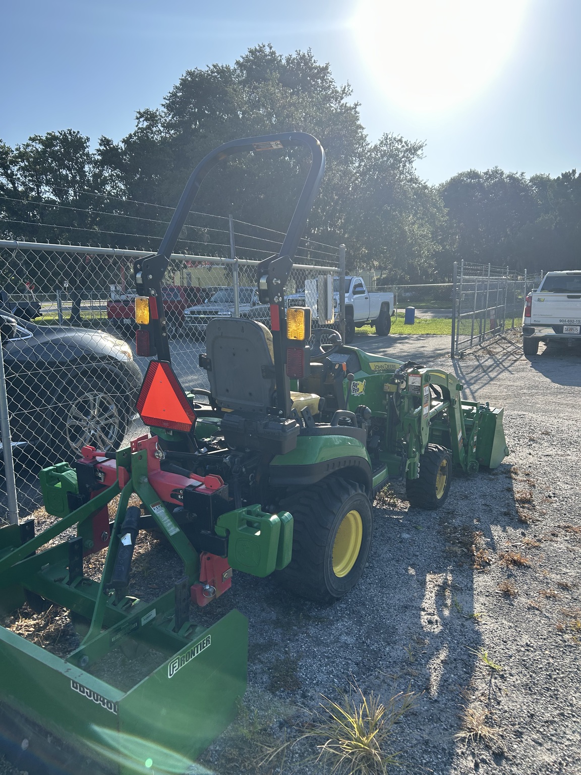 2023 John Deere 1025R Image 3