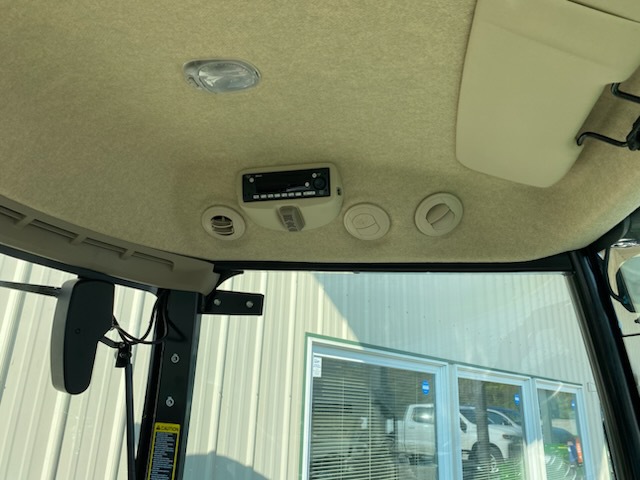 2025 John Deere 3046R Image 6