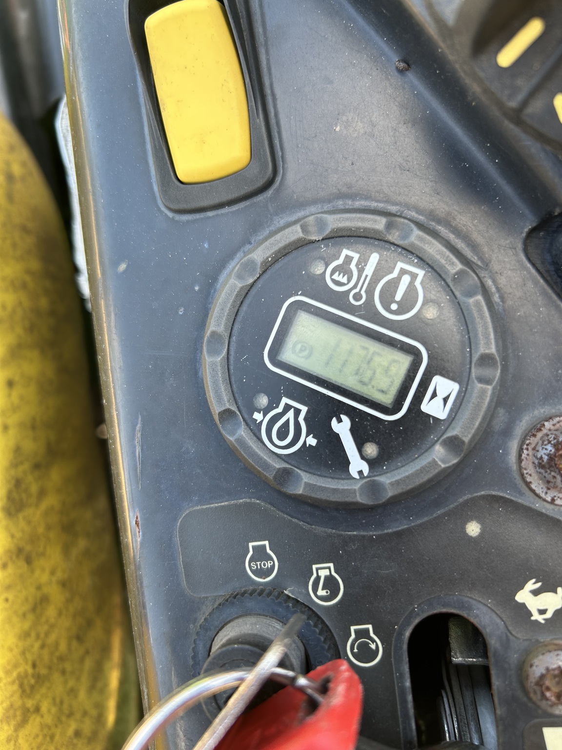 2022 John Deere Z930M Image 2