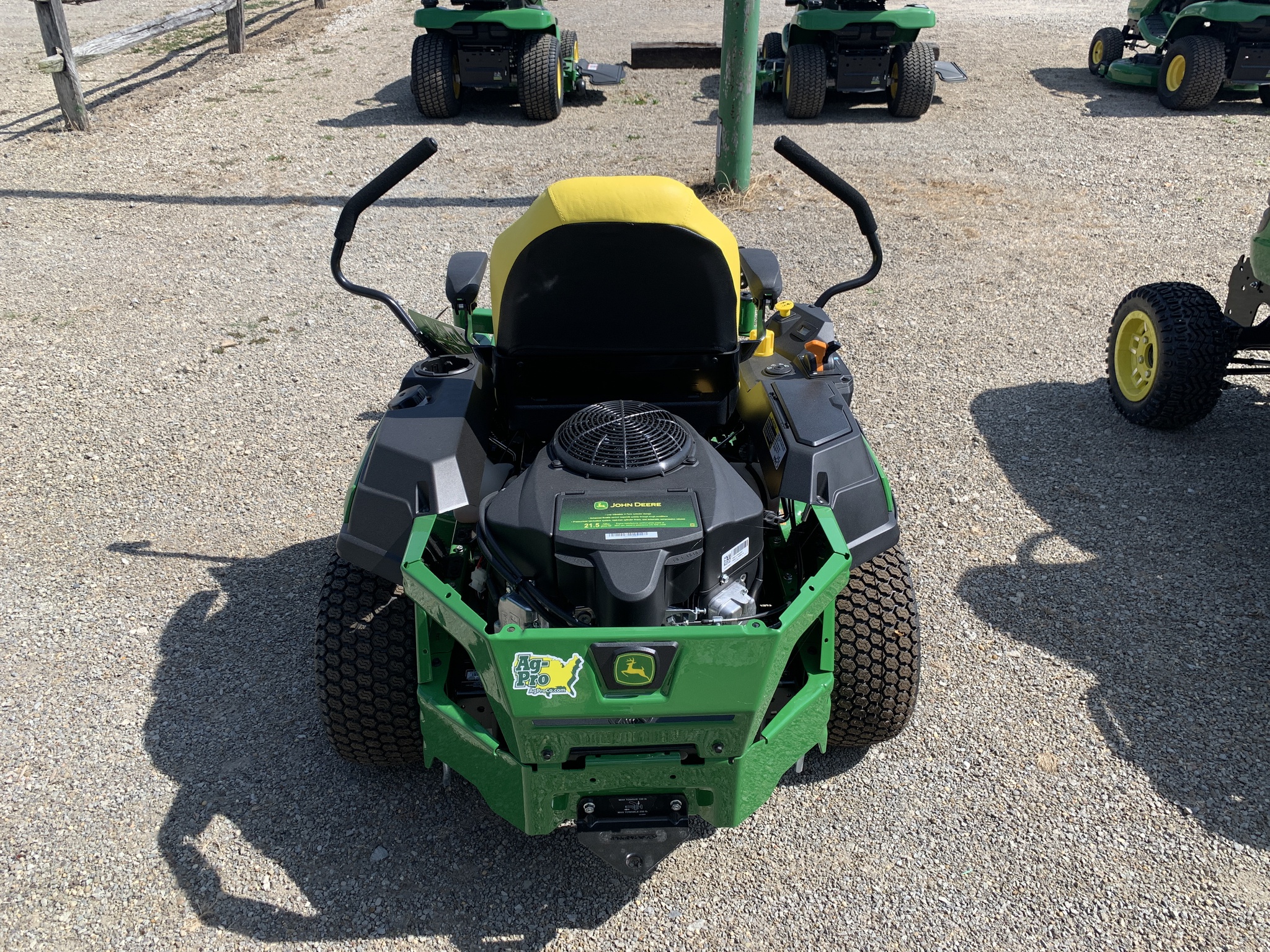 2025 John Deere Z320R Image 2
