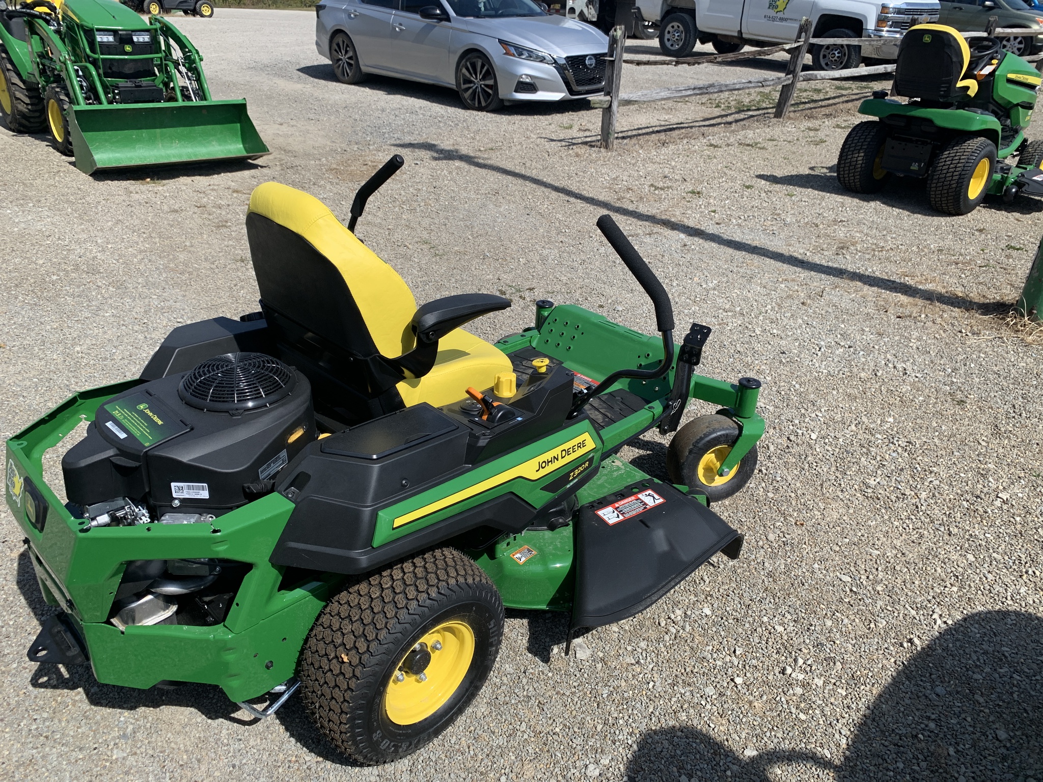 2025 John Deere Z320R Image 4
