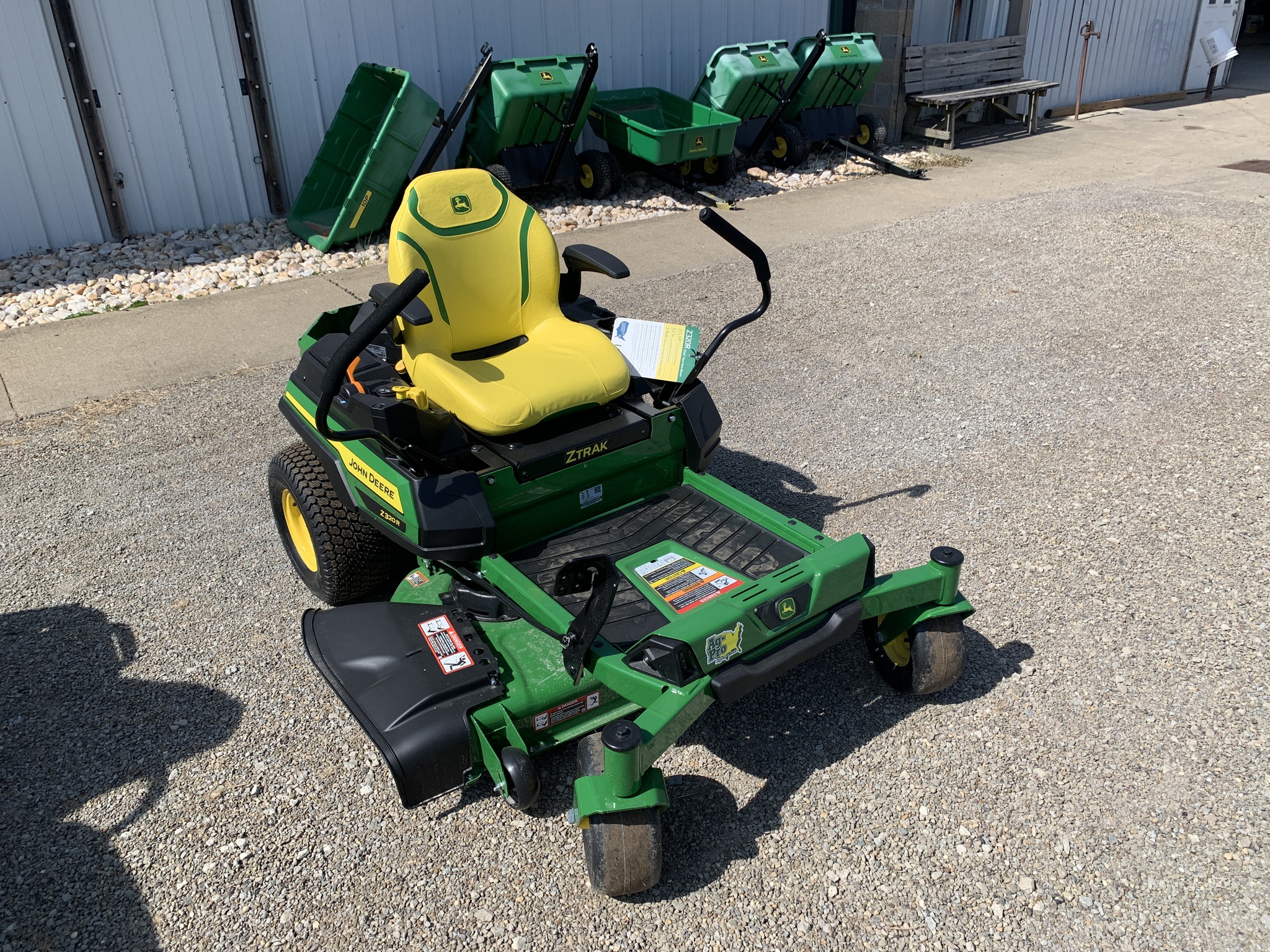 2025 John Deere Z320R Image 5