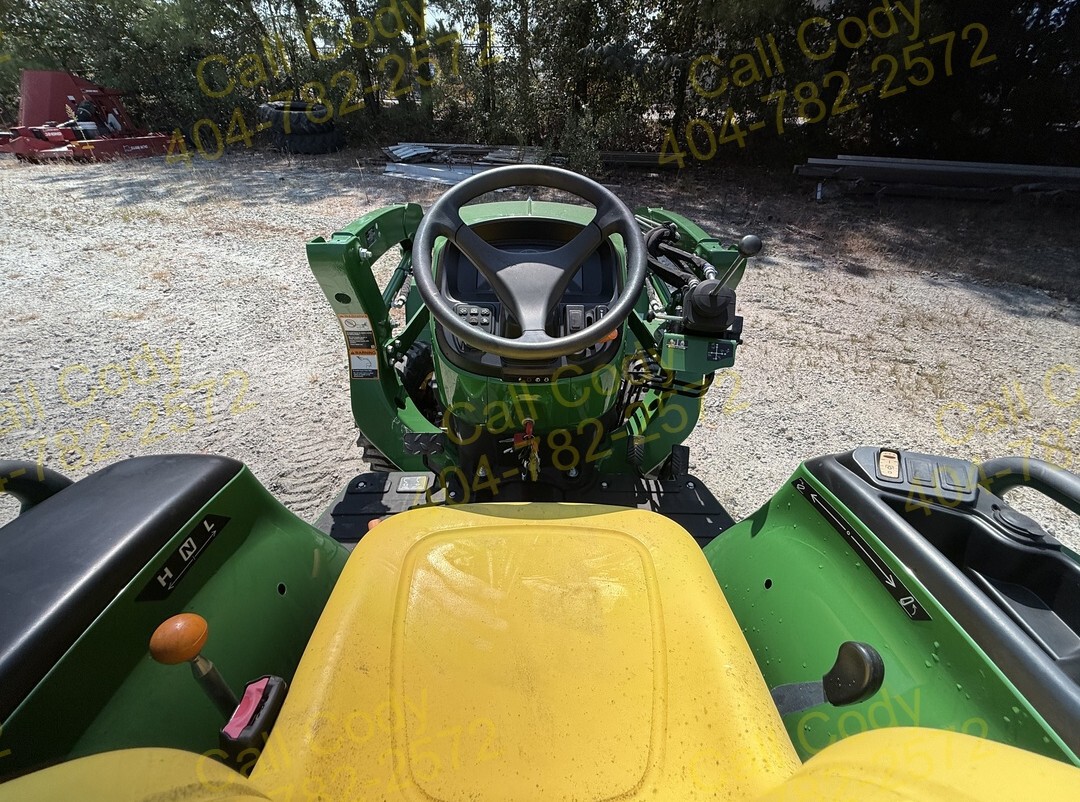 2024 John Deere 3038E Image 3