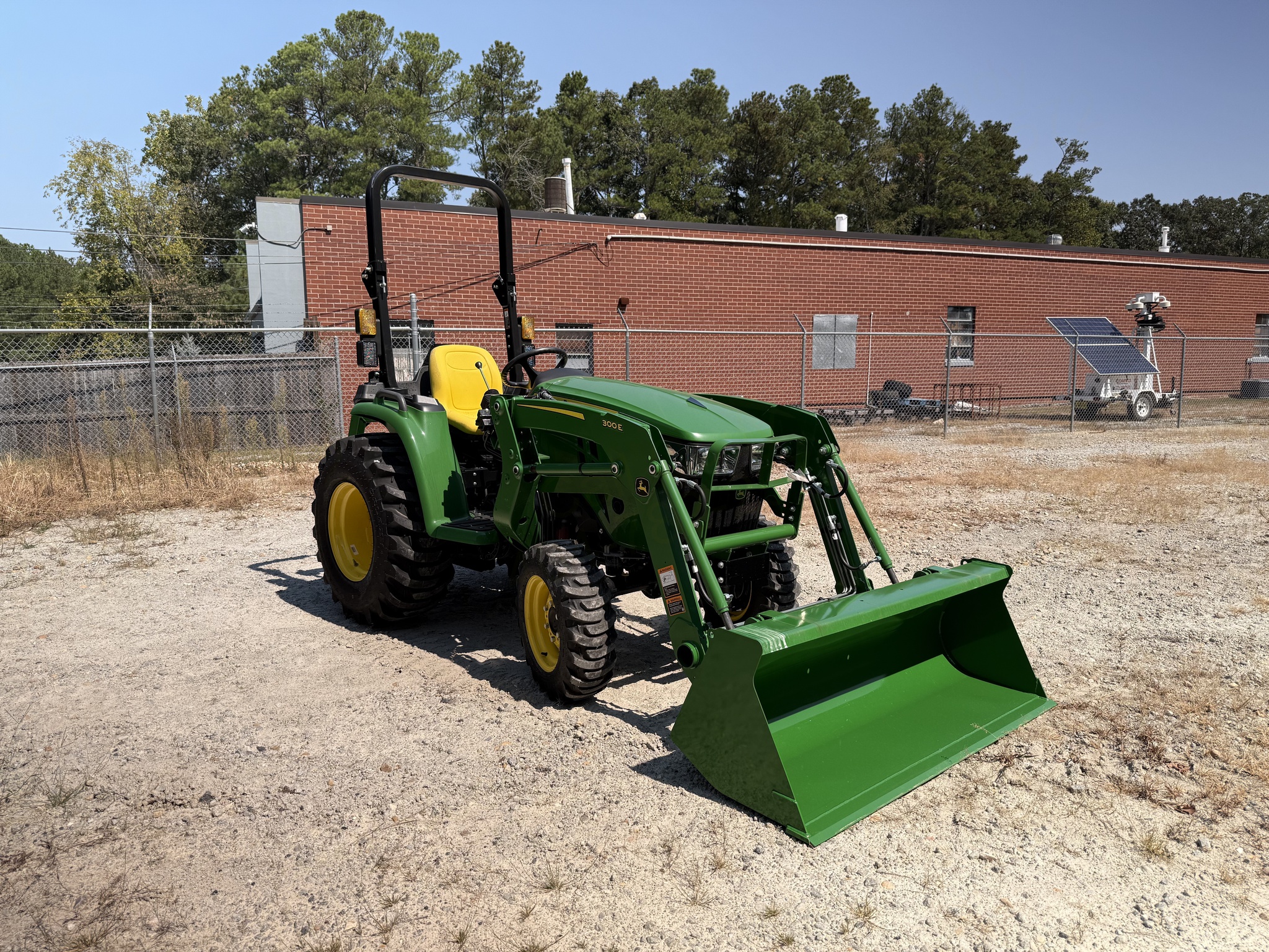 2024 John Deere 3038E Image 2