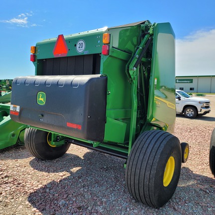 2024 John Deere 561M (3rd thumbnail)