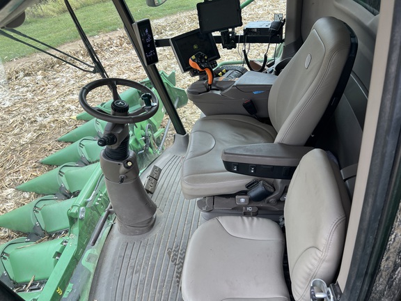 Photo of 2023 John Deere S780