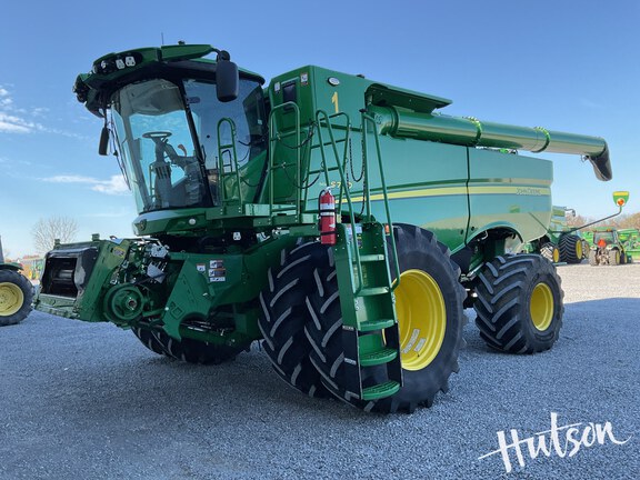 Photo of 2023 John Deere S780