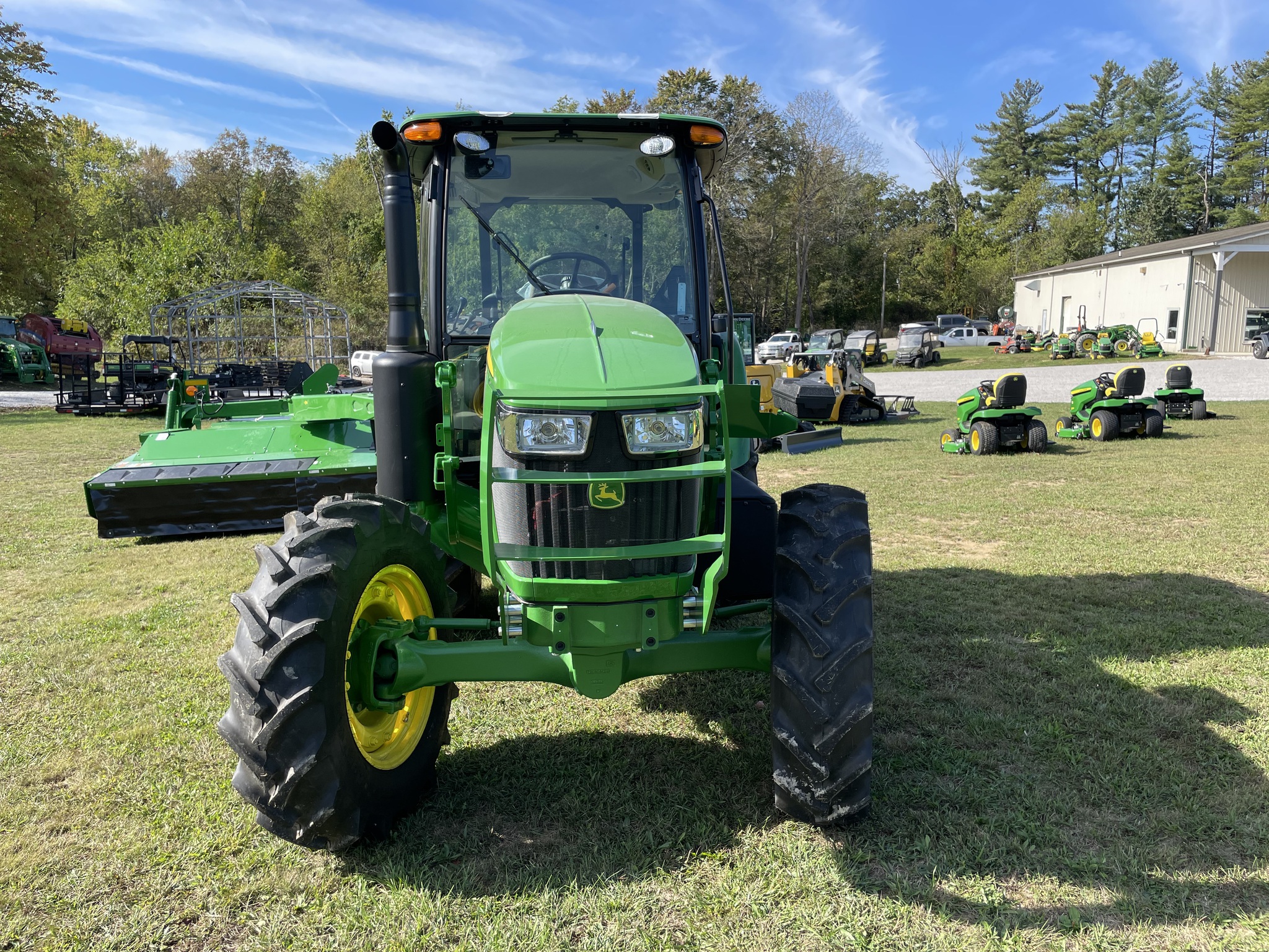 2025 John Deere 5090E Image 2