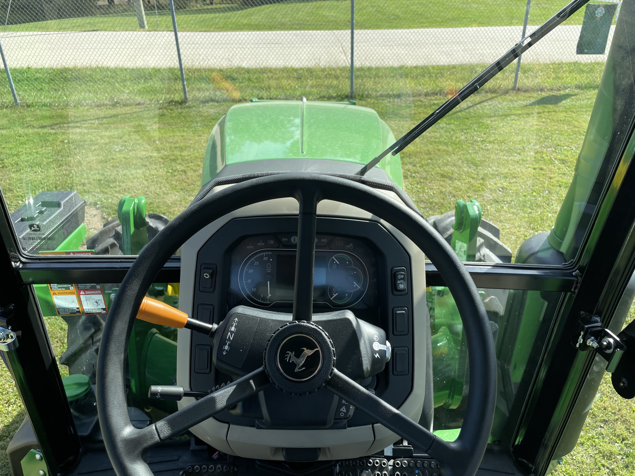 2025 John Deere 5090E Image 8