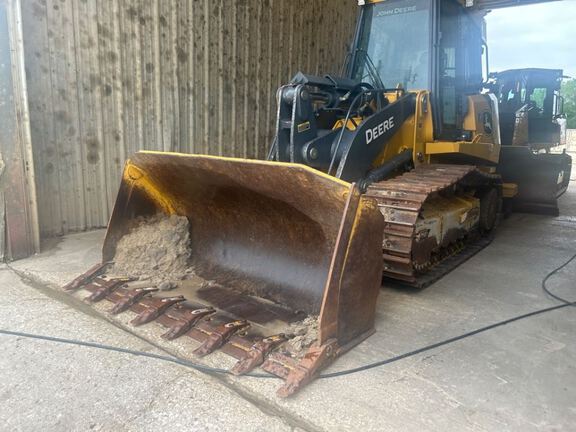 Photo of a 2022 John Deere 655K