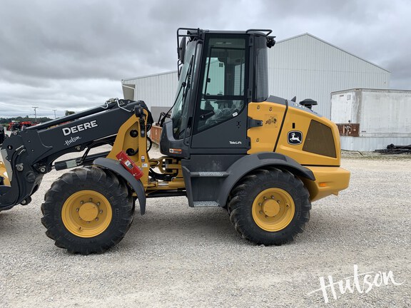 Photo of John Deere 326 P