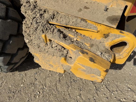 2024 John Deere 320G - Photo15