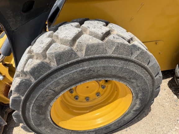 2024 John Deere 320G - Photo10