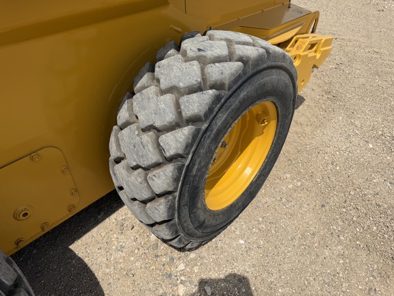 2024 John Deere 320G - Photo11