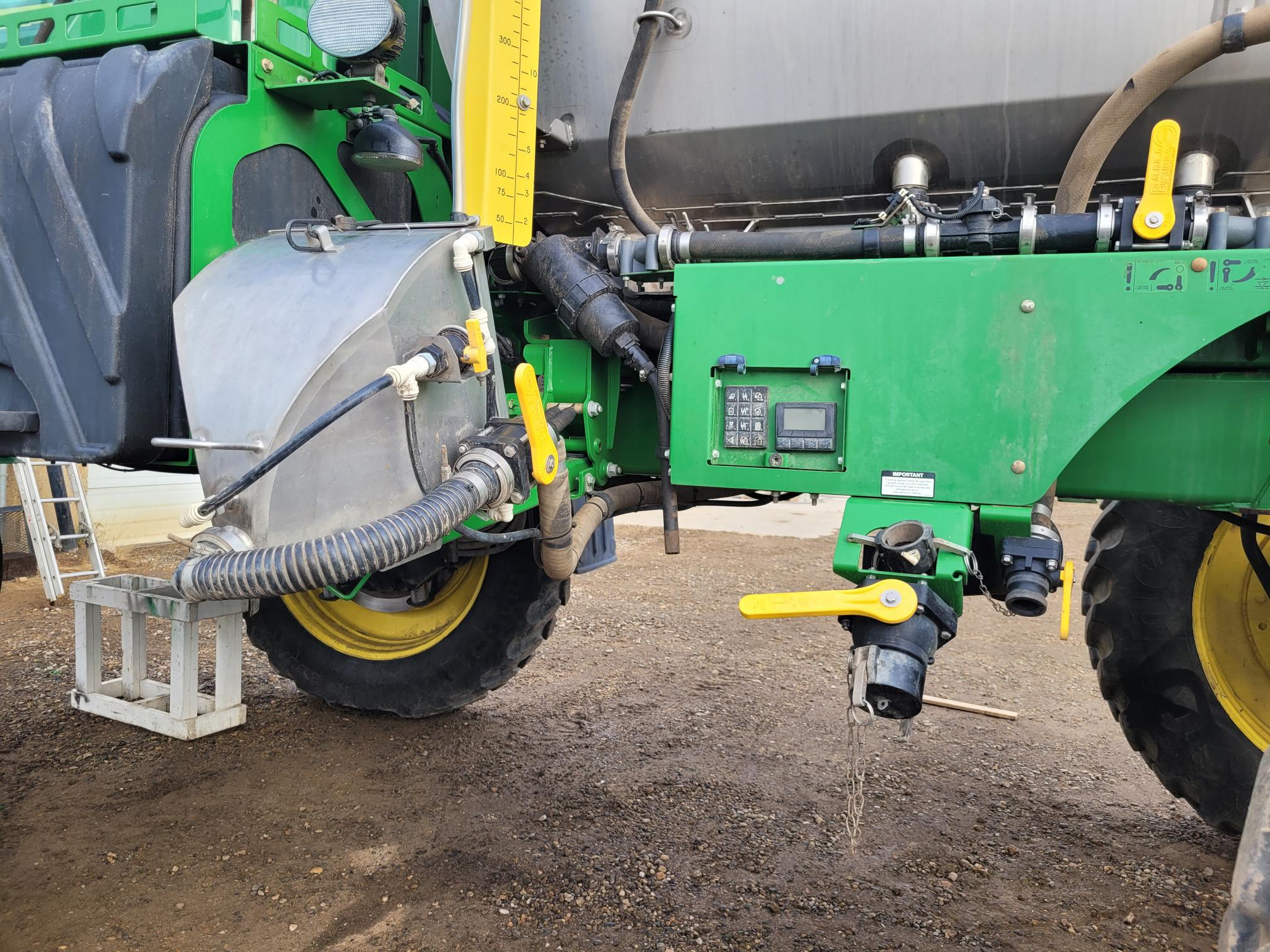 2016 John Deere R4045 Image 4