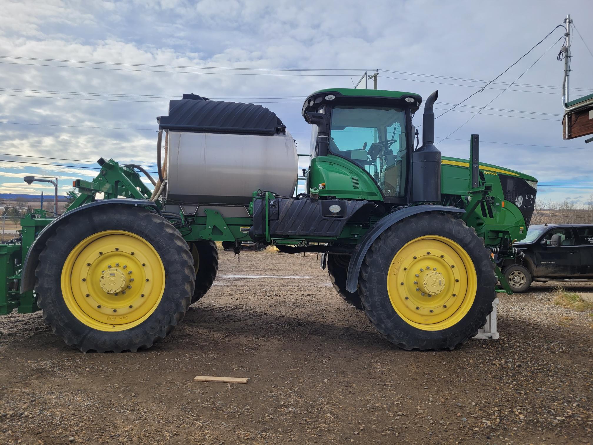 2016 John Deere R4045 Image 13