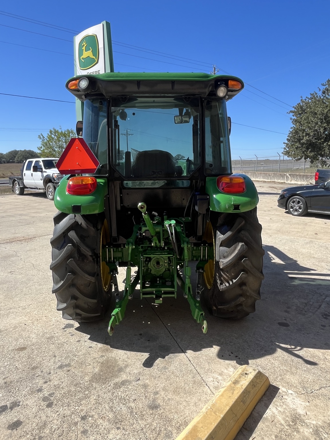 2023 John Deere 5075E Image 6