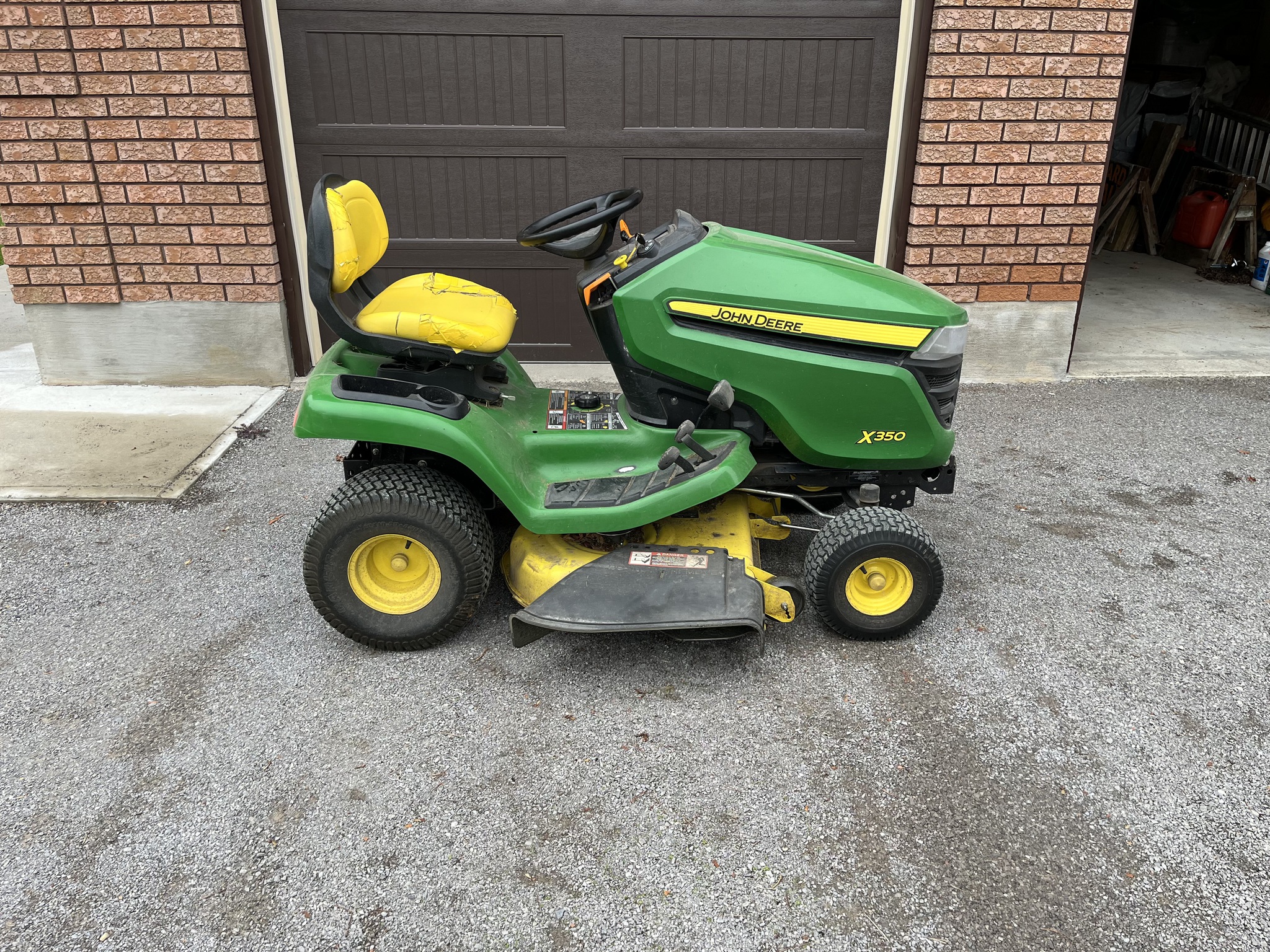 2017 John Deere X350 Image 2
