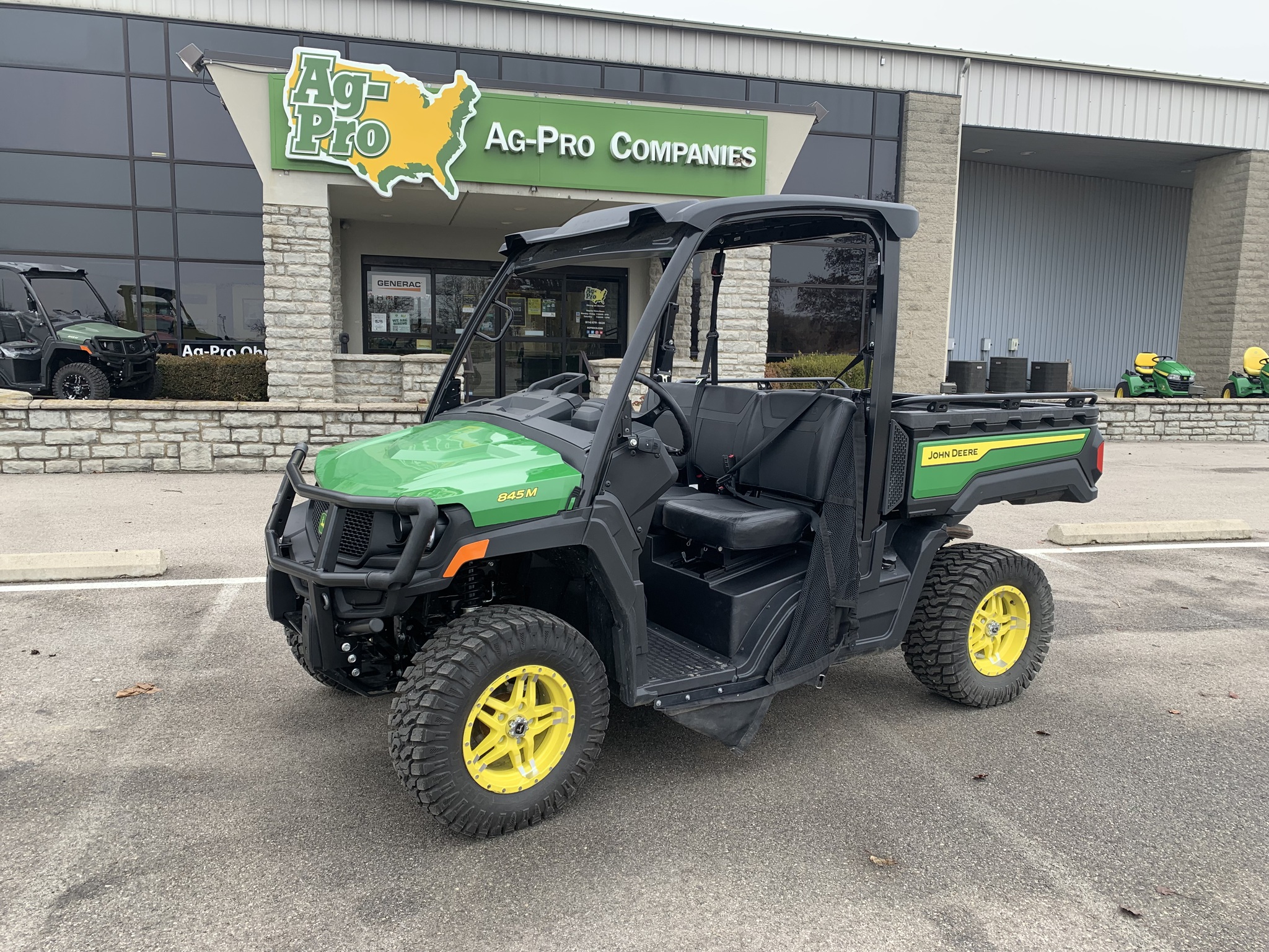 2025 John Deere XUV 845M Image 1