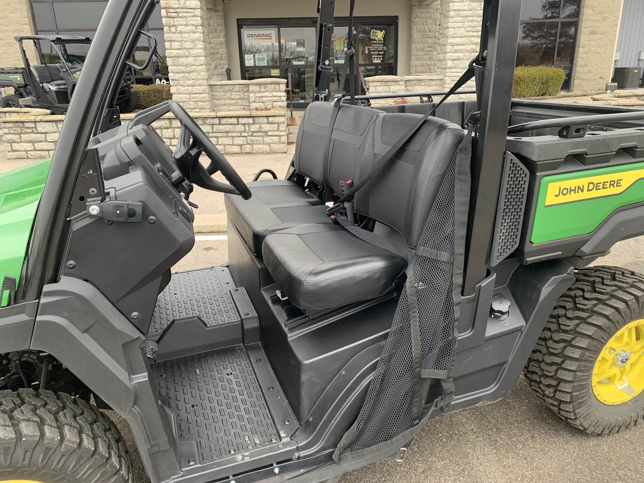 2025 John Deere XUV 845M Image 5