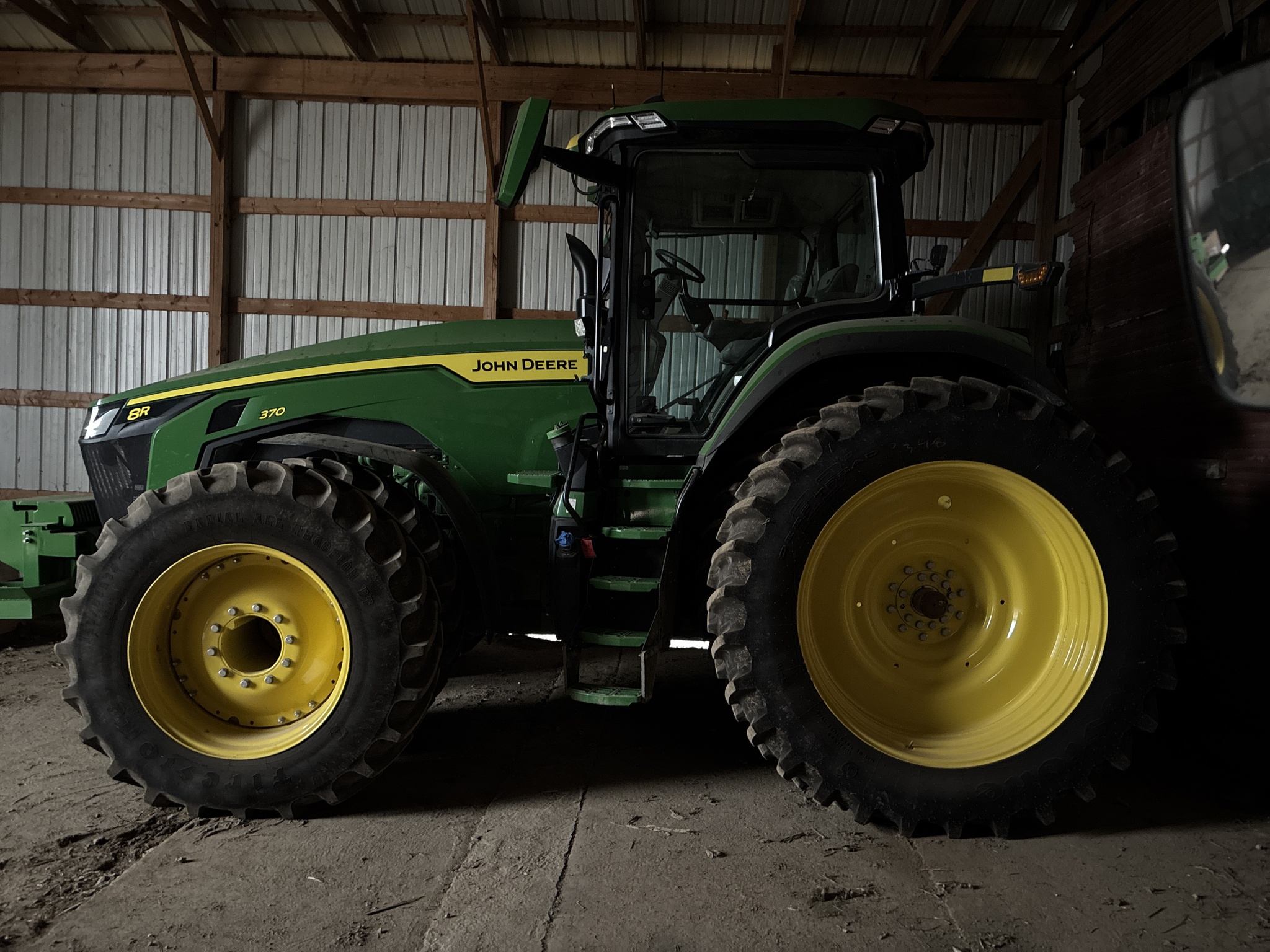 Used 2024 John Deere 8R 370 Row Crop Tractors at Koenig Equipment in Urbana, OH - PhotoXL2