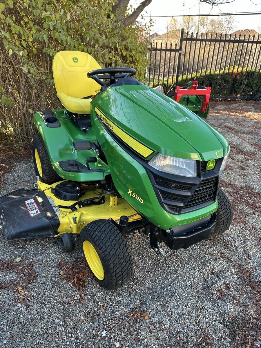 2022 John Deere X390 Image 1