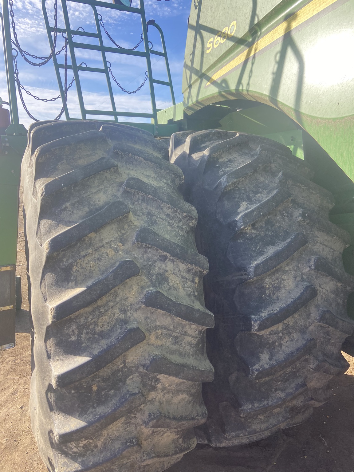  2014 John Deere S680 at Heritage Tractor in Lacon, IL