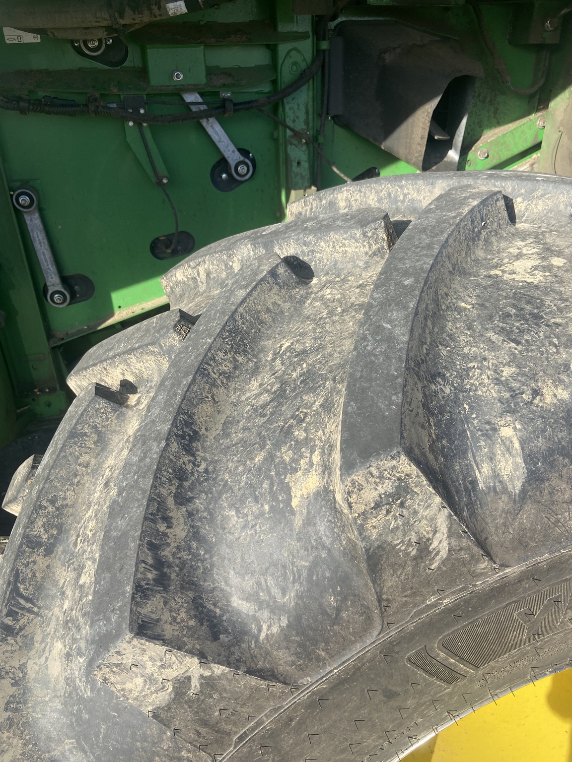  2014 John Deere S680 at Heritage Tractor in Lacon, IL