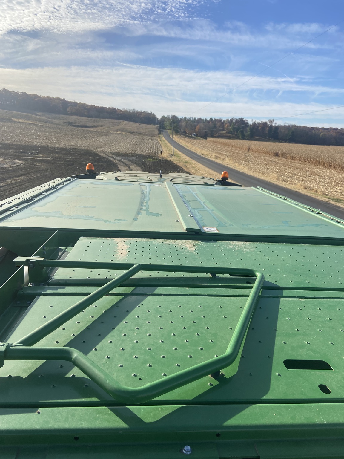  2014 John Deere S680 at Heritage Tractor in Lacon, IL