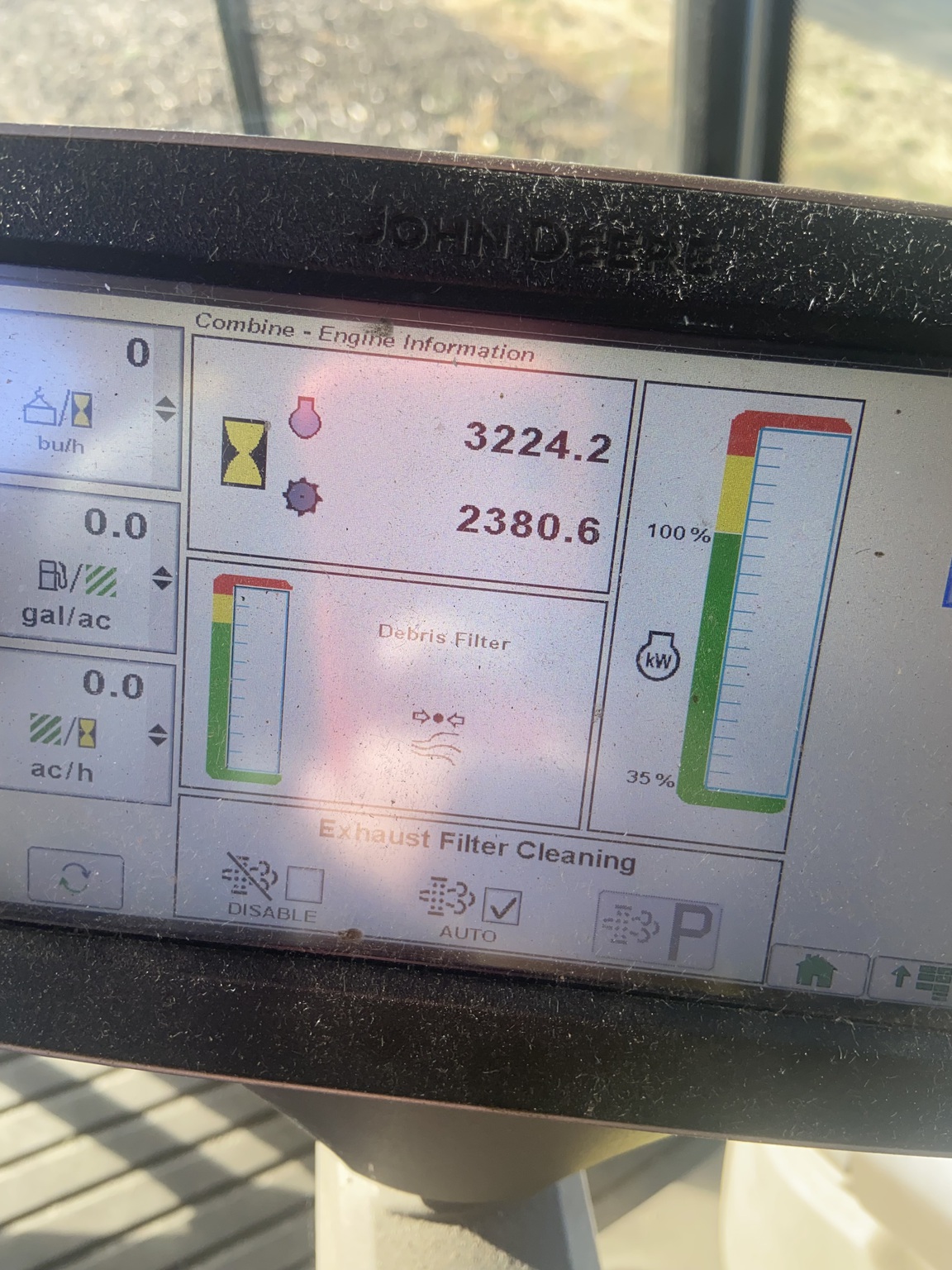  2014 John Deere S680 at Heritage Tractor in Lacon, IL