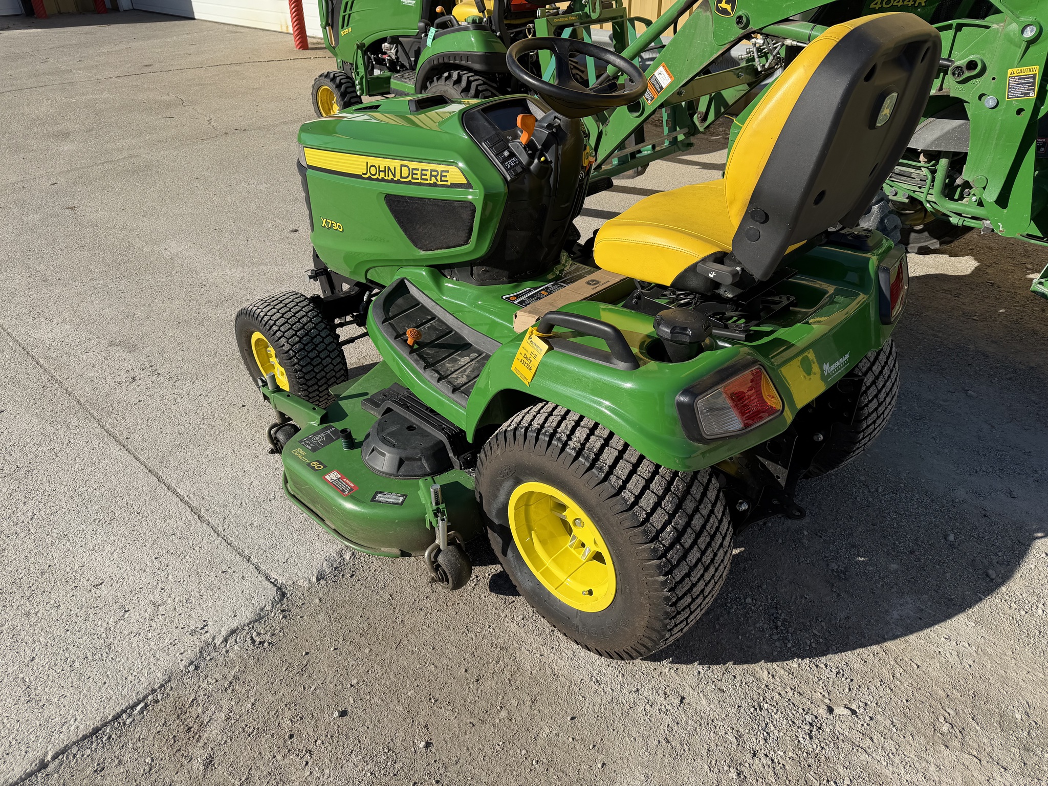 2024 John Deere X730 Image 3