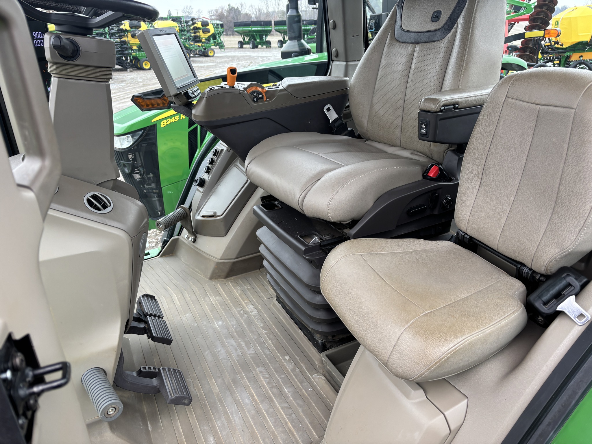 Used 2022 John Deere 8R 370 Row Crop Tractors at Koenig Equipment in Anna, OH - PhotoXL39