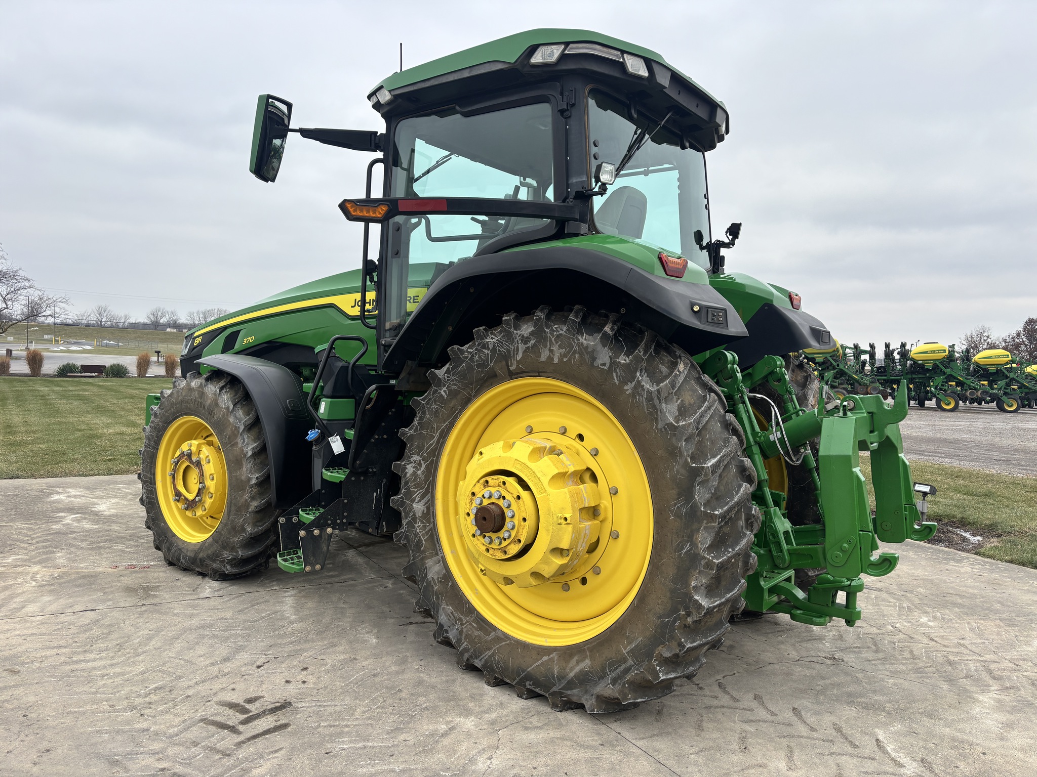 Used 2022 John Deere 8R 370 Row Crop Tractors at Koenig Equipment in Anna, OH - PhotoXL2