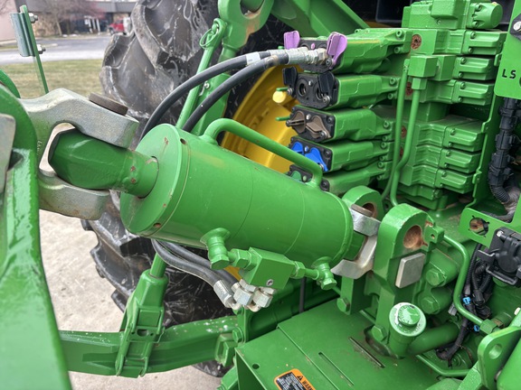 Used 2022 John Deere 8R 370 Row Crop Tractors at Koenig Equipment in Anna, OH - Photo12