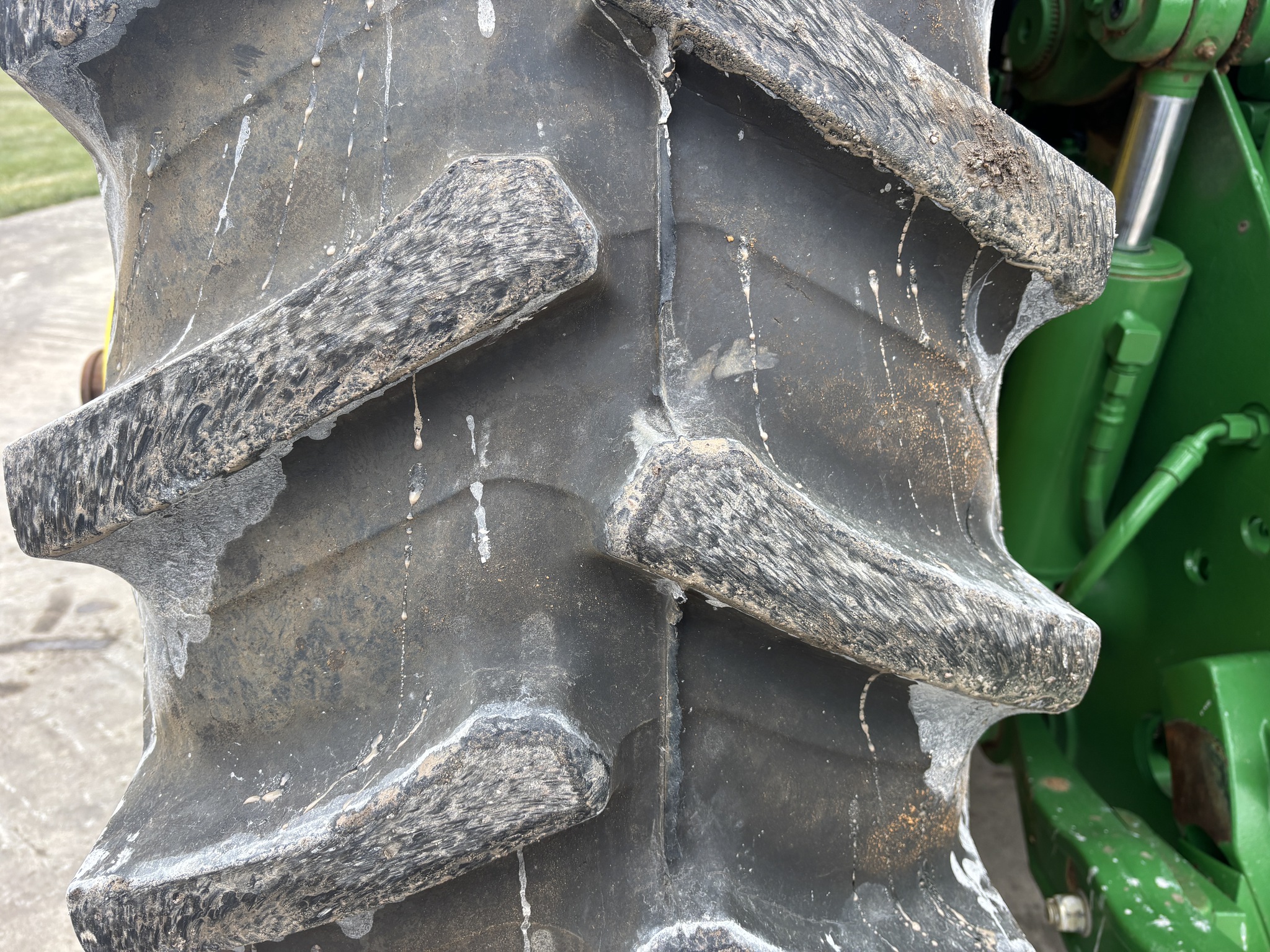 Used 2022 John Deere 8R 370 Row Crop Tractors at Koenig Equipment in Anna, OH - PhotoXL28