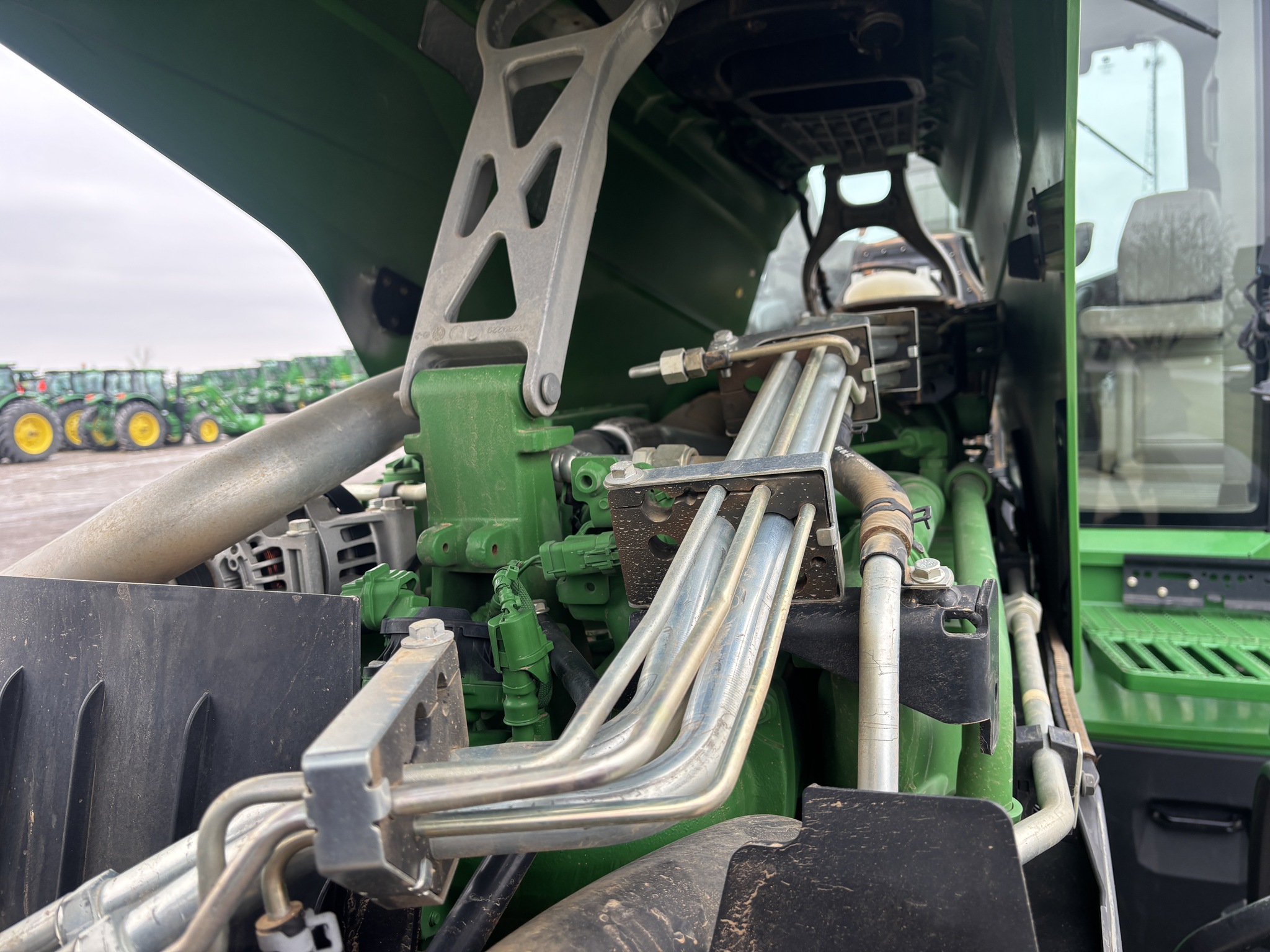 Used 2022 John Deere 8R 370 Row Crop Tractors at Koenig Equipment in Anna, OH - PhotoXL32