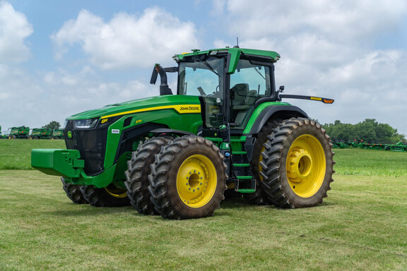 Used 2022 John Deere 8R 370 Row Crop Tractors at Koenig Equipment in Anna, OH - Photo0