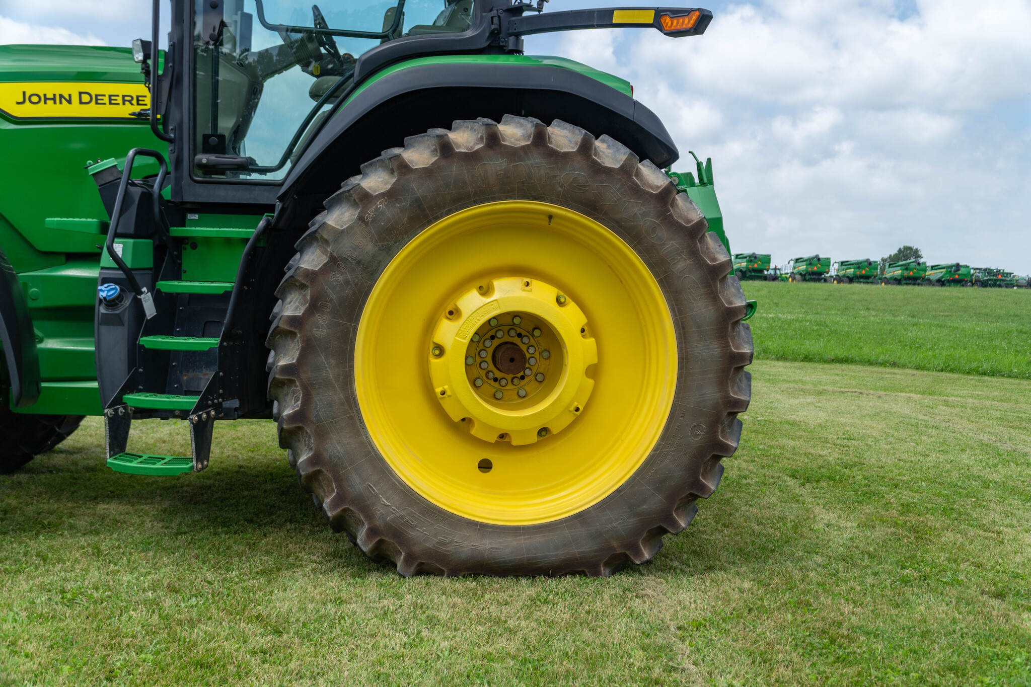 Used 2022 John Deere 8R 370 Row Crop Tractors at Koenig Equipment in Anna, OH - PhotoXL9