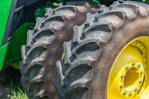 Used 2022 John Deere 8R 370 Row Crop Tractors at Koenig Equipment in Anna, OH - Photo12