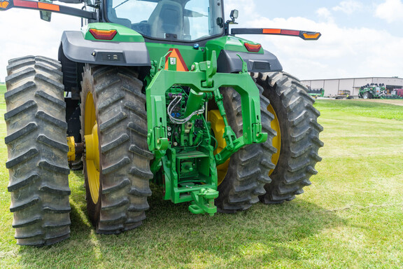 Used 2022 John Deere 8R 370 Row Crop Tractors at Koenig Equipment in Anna, OH - Photo14