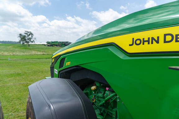 Used 2022 John Deere 8R 370 Row Crop Tractors at Koenig Equipment in Anna, OH - Photo20