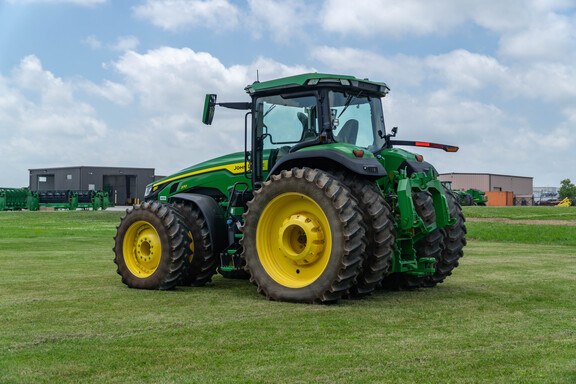 Used 2022 John Deere 8R 370 Row Crop Tractors at Koenig Equipment in Anna, OH - Photo2