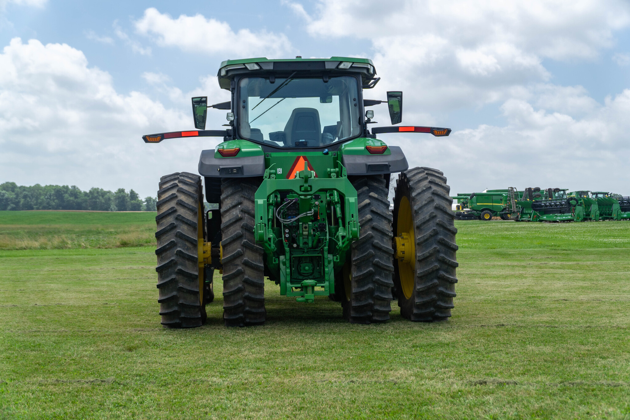 Used 2022 John Deere 8R 370 Row Crop Tractors at Koenig Equipment in Anna, OH - PhotoXL3