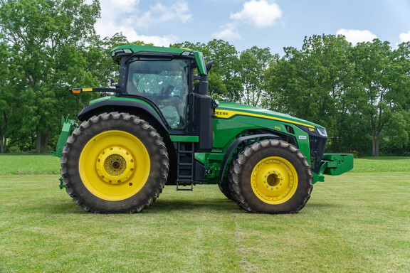 Used 2022 John Deere 8R 370 Row Crop Tractors at Koenig Equipment in Anna, OH - Photo5