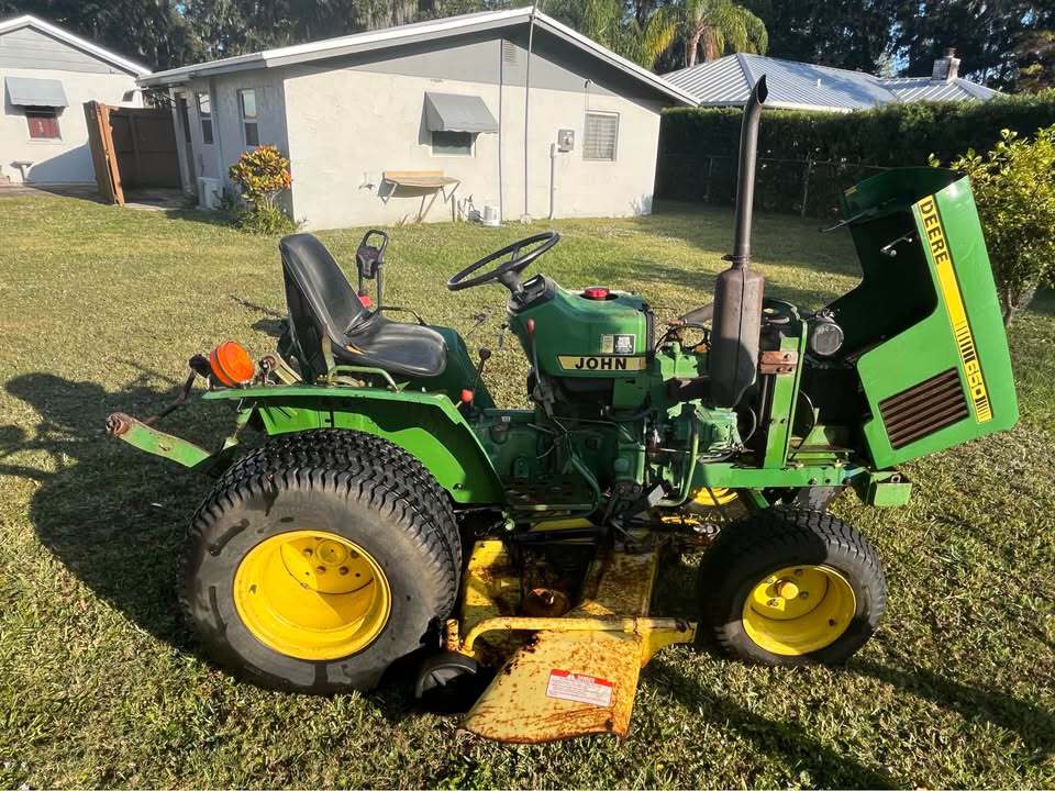 1984 John Deere 650 Image 1