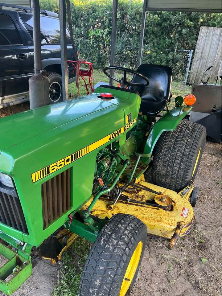 1984 John Deere 650 Image 3